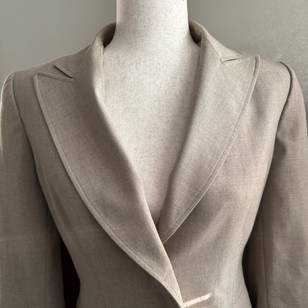 Tahari Arthur S. Levine Tan Blazer Jacket |Size 6 - Picture 2 of 8